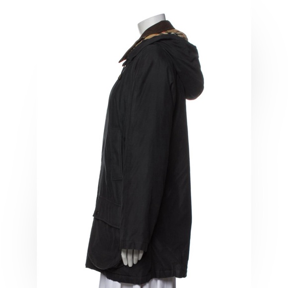 Burberry Coat with hood. - Picture 2 of 6